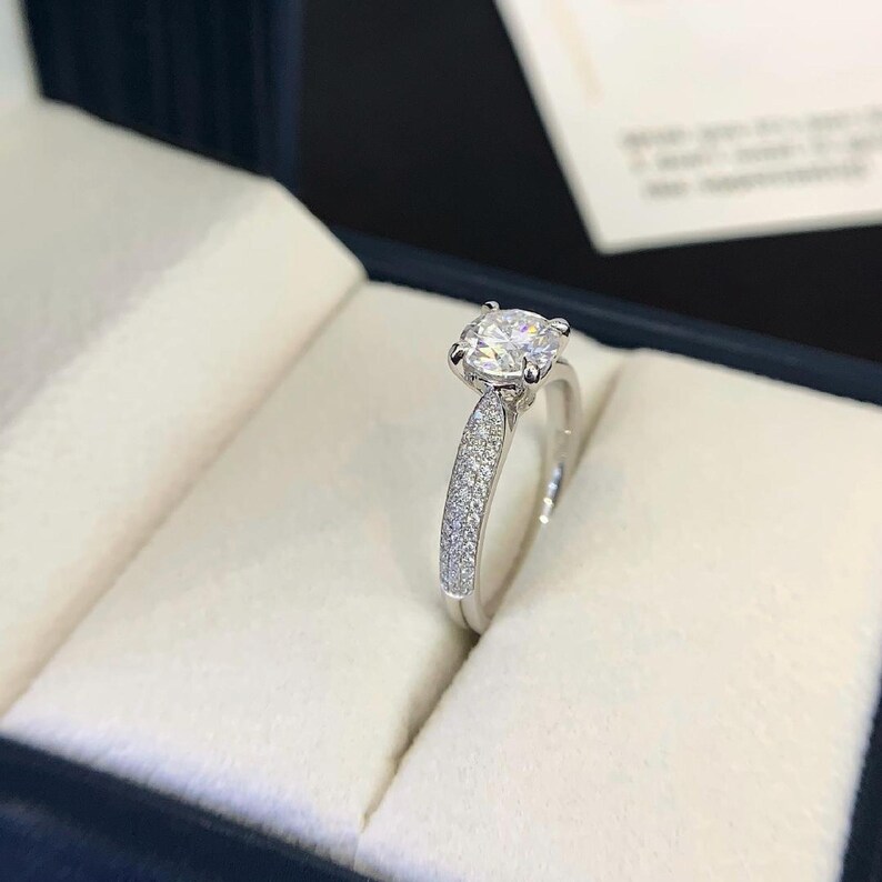 2.5 CT Round Brilliant Moissanite Engagement Ring, Triple-row Pavé Band ...