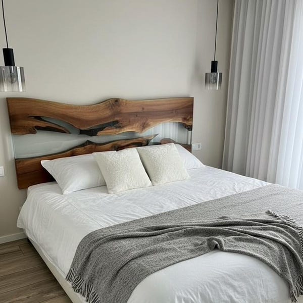 Cabeceira artesanal em resina transparente com acabamento em nogueira | Borda natural, decoração rústica para quarto