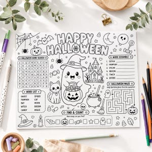 Może przedstawiać: Biały arkusz z czarnymi rysunkami liniowymi na Halloween, zawierający napis HAPPY HALLOWEEN, ducha w kapeluszu czarownicy, kota, nawiedzony dom, wykreślankę, łamigłówkę słowną, labirynt oraz sekcję do liczenia różnych elementów graficznych.