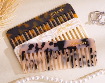 Personlig graverad bärnstensfärgad hårkam, hårkam med eget namn, brudtärnegåva, hårkam i marmor, fickhårkam, brudgåva