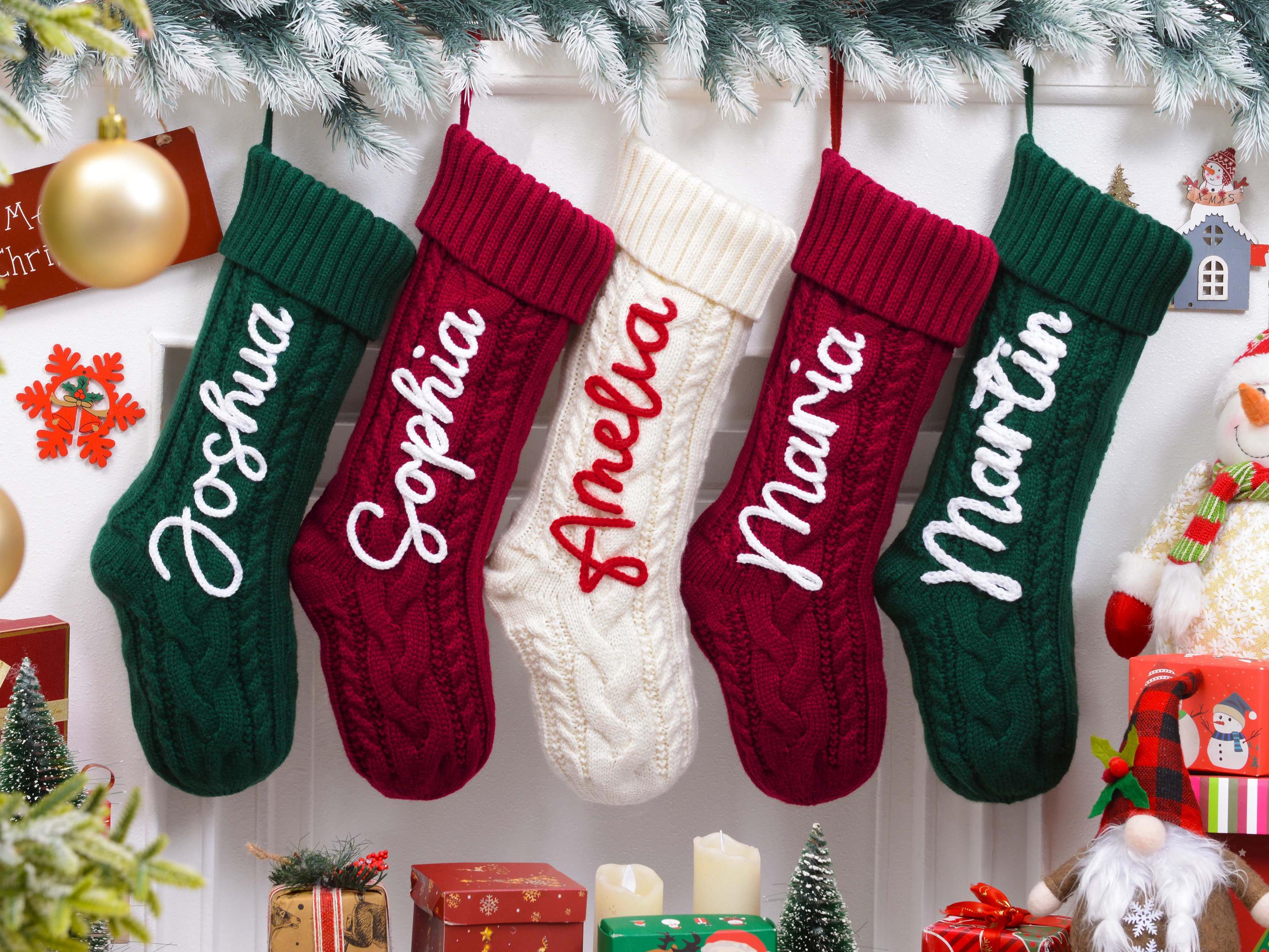Mini Calze Natalizie Rosse Con Iniziale Ricamata (A-Z) | 17,5x13,5 Cm In Misto Cotone | Da Appendere Per Decorazioni Natale Famiglia - 2