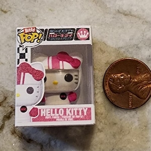Funko Pop Bitty HELLO KITTY ~ Tú eliges Hello Kitty Driver