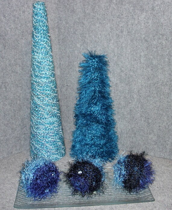 Items similar to Yarn trees with ornaments balls on Etsy