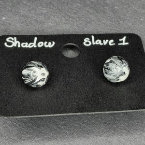 Shadow Slave mais penchez-vous dans « l'ombre, enchaînée, gothiques, boucles d'oreilles hypoallergéniques