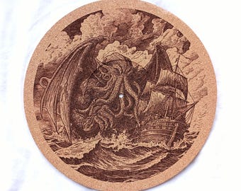 Cthulhu Attacks--Turntable platter mat, slip mat.
