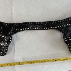 Holiday fast draw western holster and cartridge belt