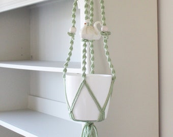 Vintage Green Macrame Hanging Planter w Swan Details - 1970's Boho Style Macrame Hanging Planter - Vintage Beach Boho Hanging Planter