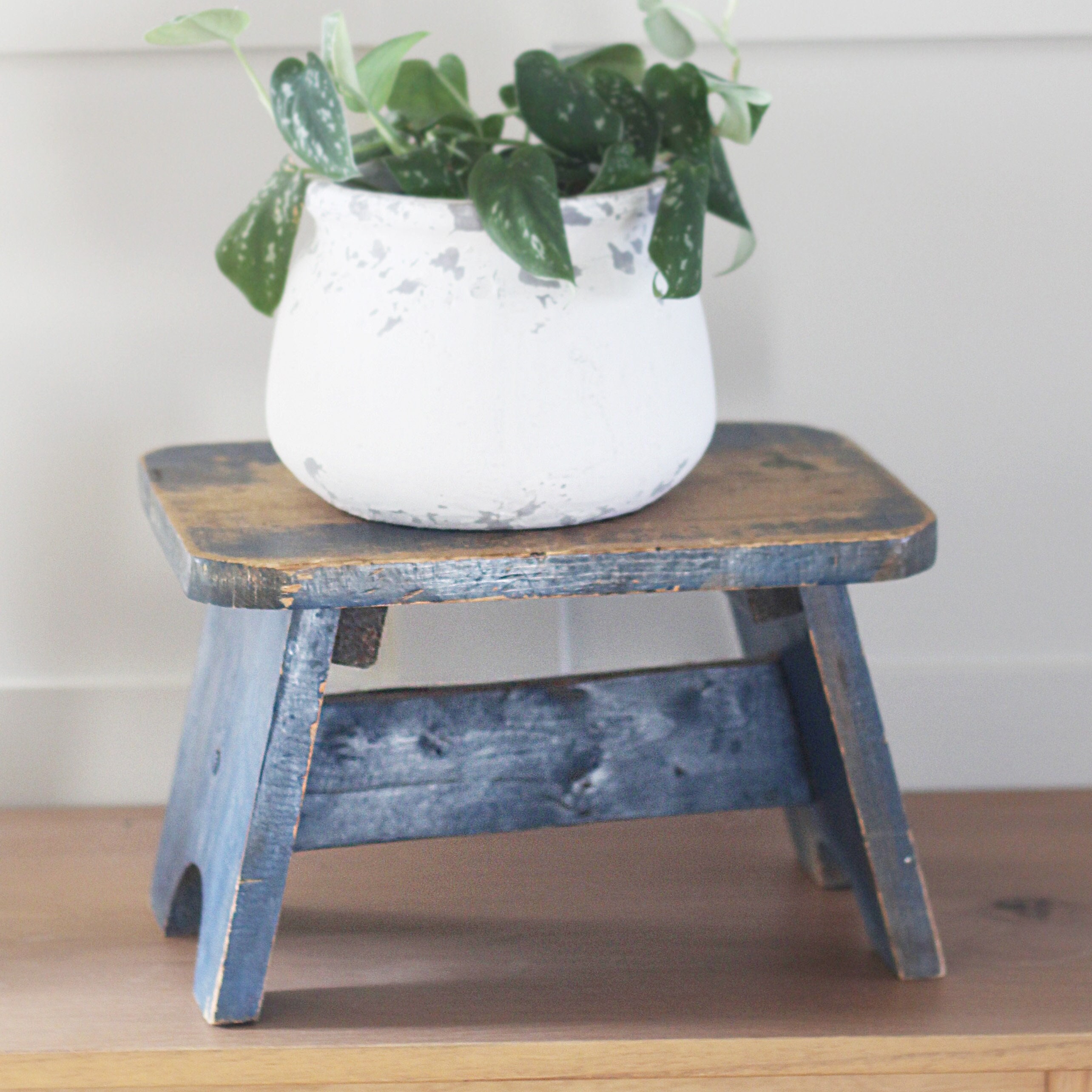 How to Shabby Chic Furniture - The Simple Guide to Shabby Chic Style