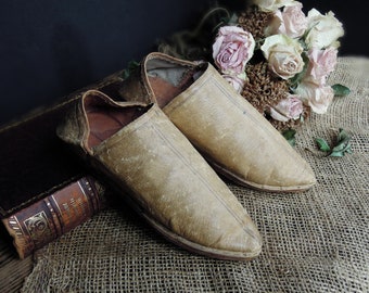 Vintage / Antique Leather Turkish Childs Shoe / Antique Child's Shoe Made in Turkey