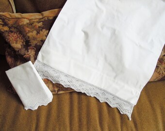 Vintage Pillow Cases / White Cotton Crocheted Pillowcases /  White Crochet Trim / Shabby Cottage Chic Boudoir