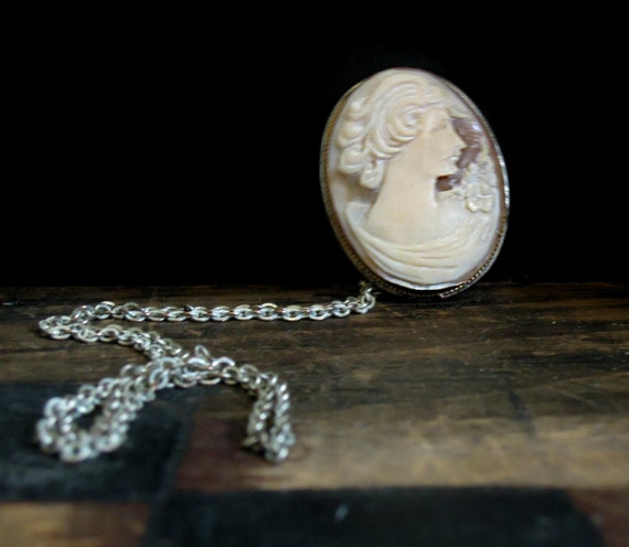 Vintage Necklace Convertible Central Section Detach as a Brooch Hematite Hand-Knotted Necklace Cameo Brooch Clasp