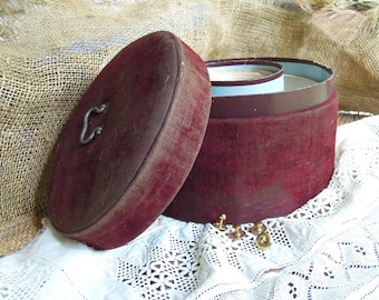 Antique Embossed Leather Stud Box: 1920s Cufflinks & Collar  display picture 3
