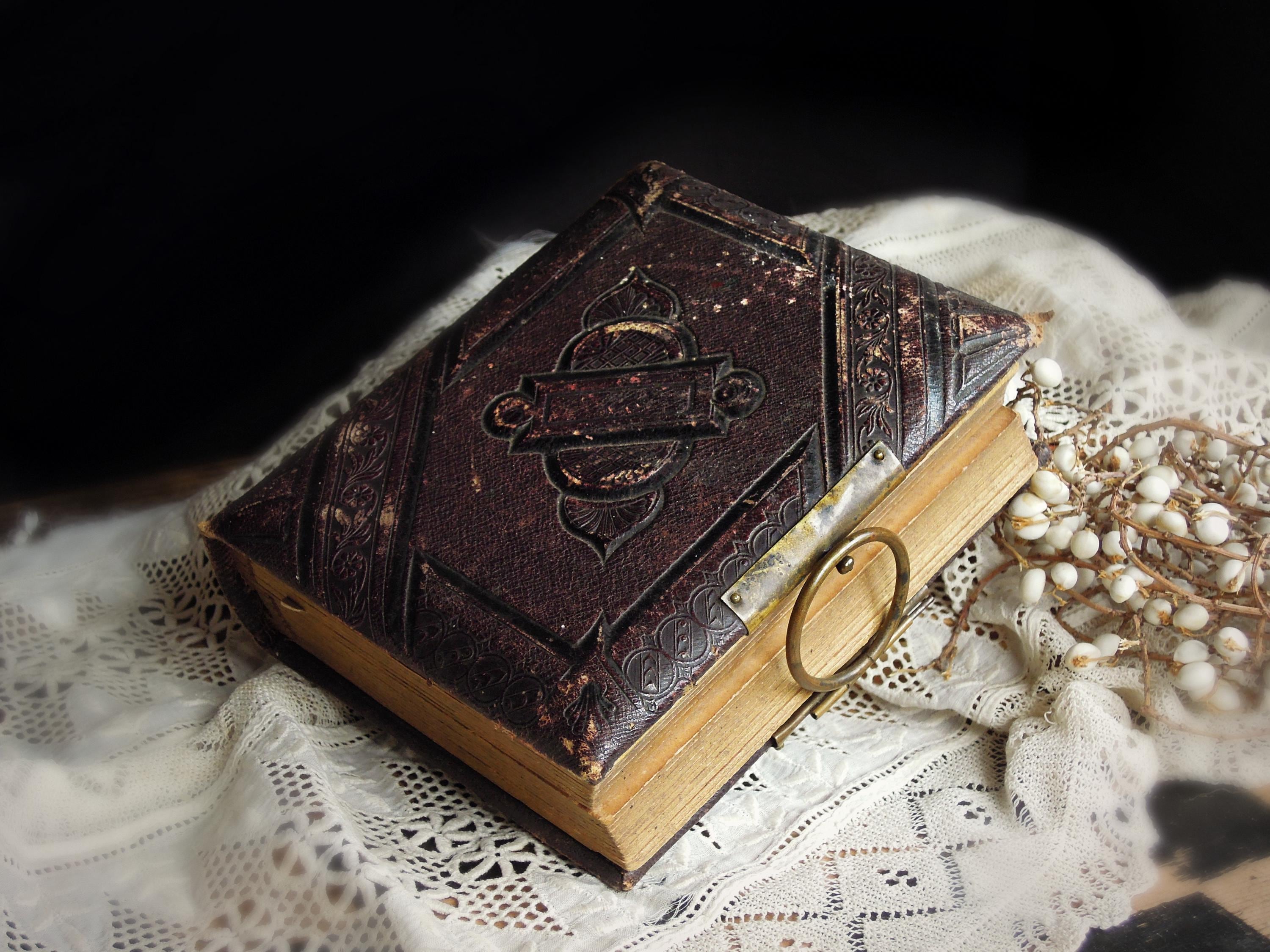Antique Photo Album With Clasp - Etsy display picture 1