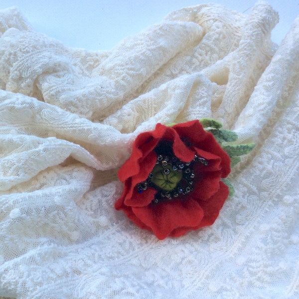 Felted brooch Poppy flower- Flowers Brooch - Felted Flower Brooch- Wool brooch - Brooch Poppy -  Red flower brooch - Handmade brooch