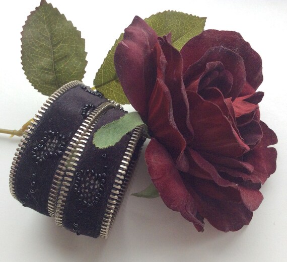 Creative metal rose clearance flower necklace