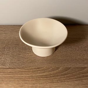 Ama Bowl — Minimal Ceramic Pedestal Bowl