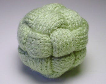 Baby Ball Toy, Hand Knit Braided Stress Ball, Suave sonajero de bebé