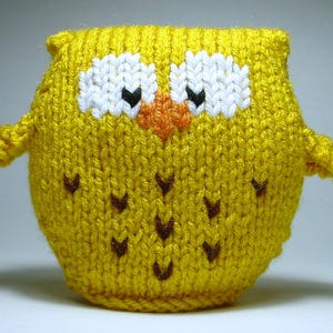 Stuffed Owl Toy Hand-Knit in Bright Gold, Baby Gift, Soft Toy Animal, Baby Rattle