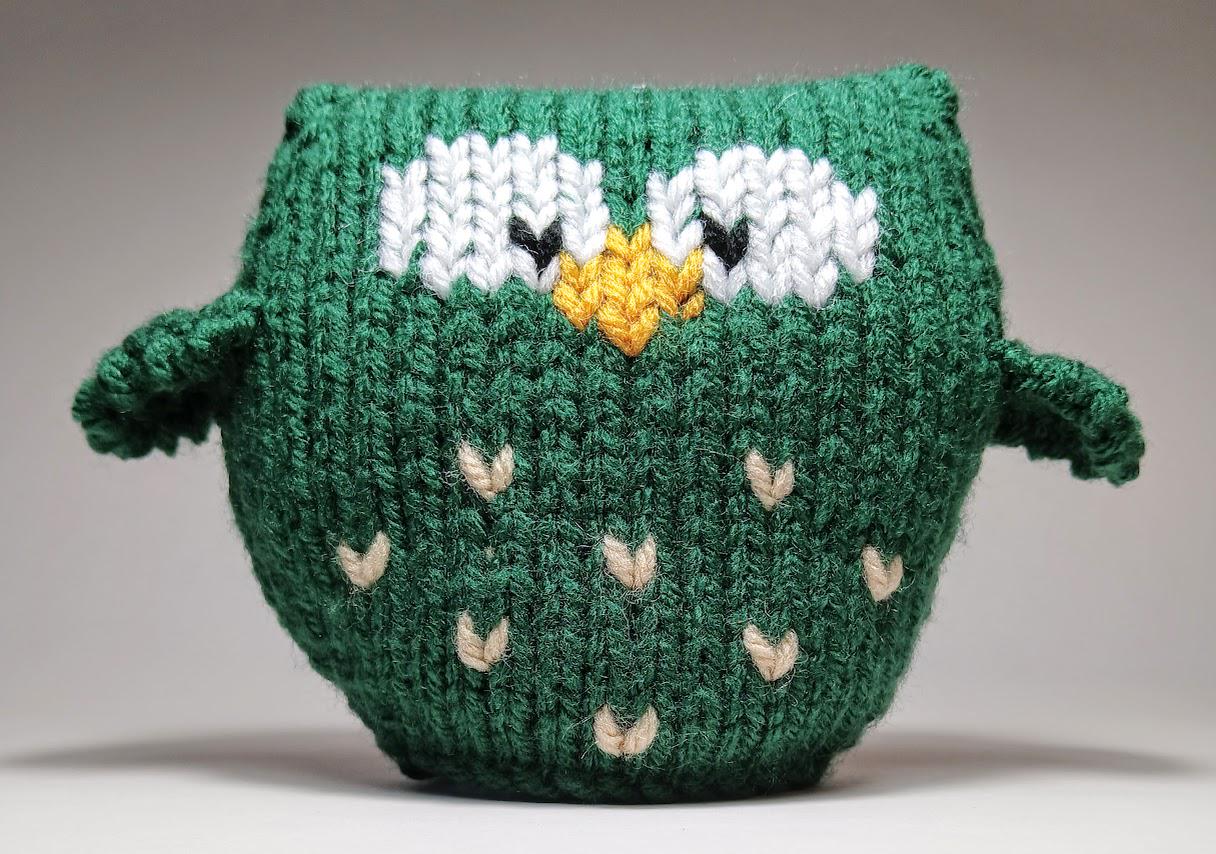 Stuffed Owl Toy Hand-Knit in Green, Baby Gift, Soft Toy Animal, Baby Rattle