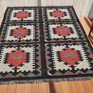 Black And White Jute Kilim Rug Vintage Area Jute Rug For Living Kitchen And Bedroom Decor Kilim Rug, Traditional, Indian Handwoven.