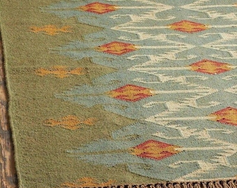 Alfombra Kilim de yute y lana tejida a mano: una alfombra bohemia ecológica