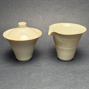 Handgefertigtes Gaiwan & Fairness Tassen-Set aus Porzellan – minimalistisches Gongfu-Tee-Set (60 g/qm)