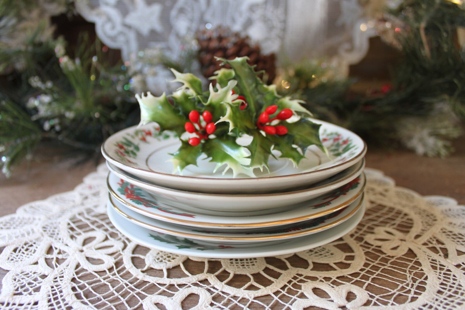 Vintage Mismatched Christmas Wall PLATE SET Christmas Holly Etsy