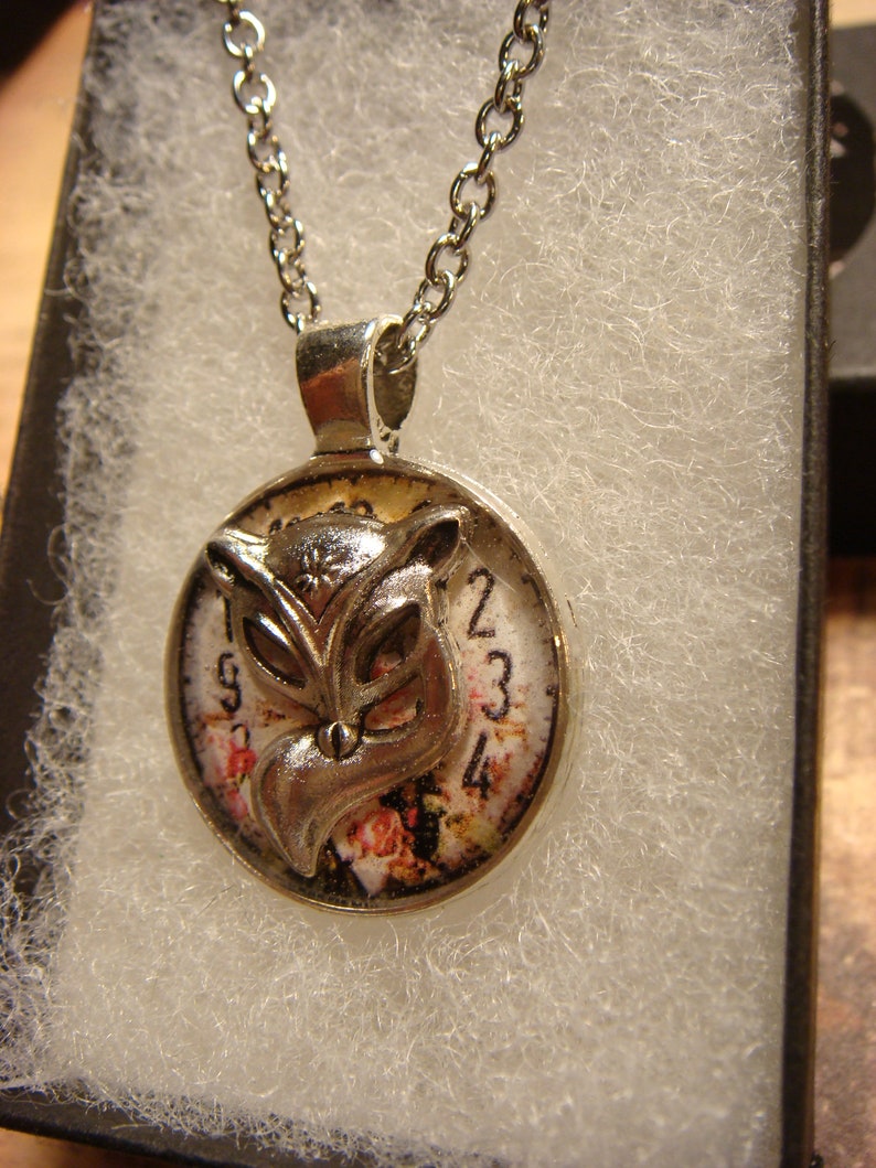 3475 Small Fox over Floral Clock Face Pendant Necklace
