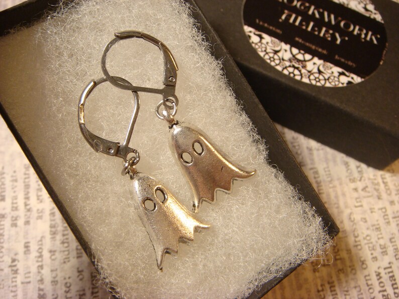 4048 Antique Silver Ghost Dangle Earrings
