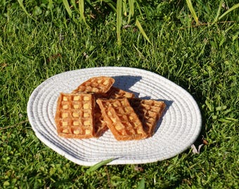 Dog treat dehydrated- LG chicken waffle with cheese
