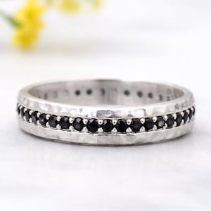 Black Onyx Ring: Hammered 925 Sterling Silver Band