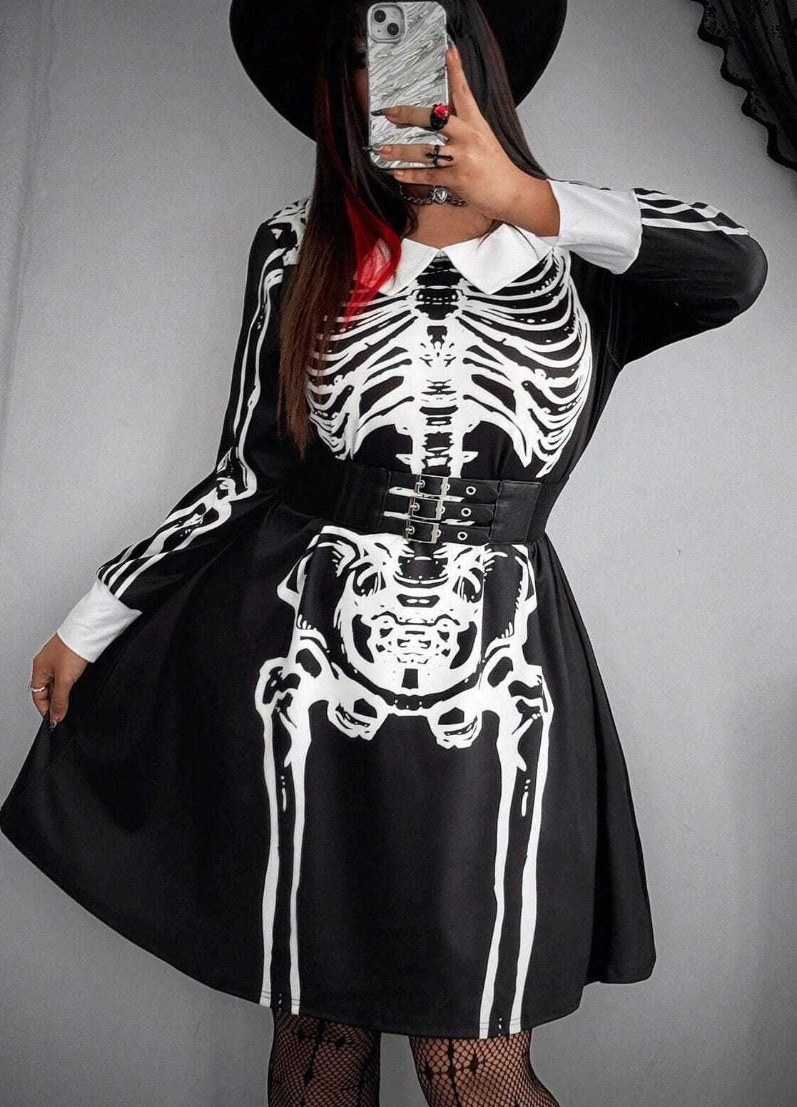 Skeleton dress France