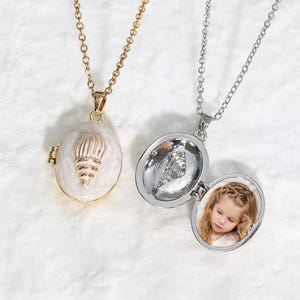 Gepersonaliseerde schelpfoto medaillonketting, kuststrandsieraden, oceaanhanger, herdenkingscadeau voor vrouwen