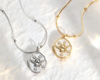 Angel Wing Photo Locket Necklace, Personalized Picture Pendant, Memorial Jewelry for Her, Keepsake Gift for Mom