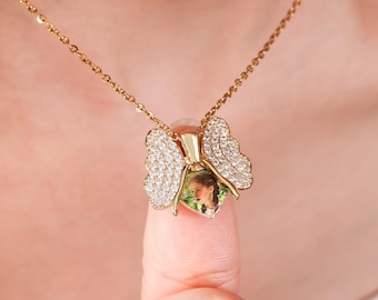 Custom Photo Locket Necklace with Butterfly, Dainty Butterfly Pendant, Memorial Necklace, Vintage Necklace, Christmas Gift, Gift for Her