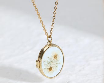 Personalized Photo White Baby's Breath Locket Necklace, Delicate Floral Keepsake Jewelry, Christmas Gift, Wedding Gift, Necklace for Women