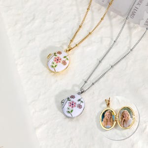 Custom Photo Locket Necklace with flower-patterned, Oval Floral Pendant Locket, Dainty Vintage  Locket, Colorful Locket Gift, Gift for Kids