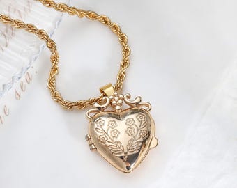 Personalized Photo Heart Locket Necklace, Engraved Forget Me Not Pendant, Memorial Keepsake, Christmas Gift, Birthday Gift, Necklace for Her