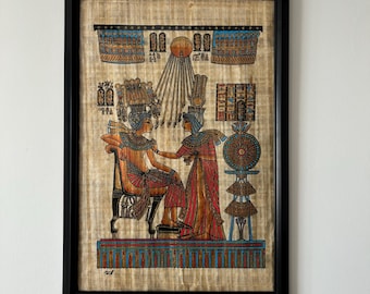 手作りのアケナテン王のパピルス画：古代エジプトの壁画（14インチ×10