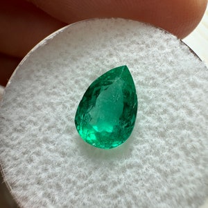 1.80 carat Chunky Bluish Green Natural Loose Colombian Emerald-Pear Cut, Teardrop Loose Emerald,Genuine Pear Shaped Emerald May Birthstone image 4