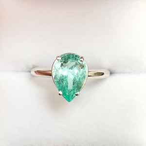 1.90 Carats Colombian Emerald Solitaire Silver Engagement Ring, Emerald Engagement Ring, Teardrop Emerald Silver Ring, Pear Cut Silver Ring