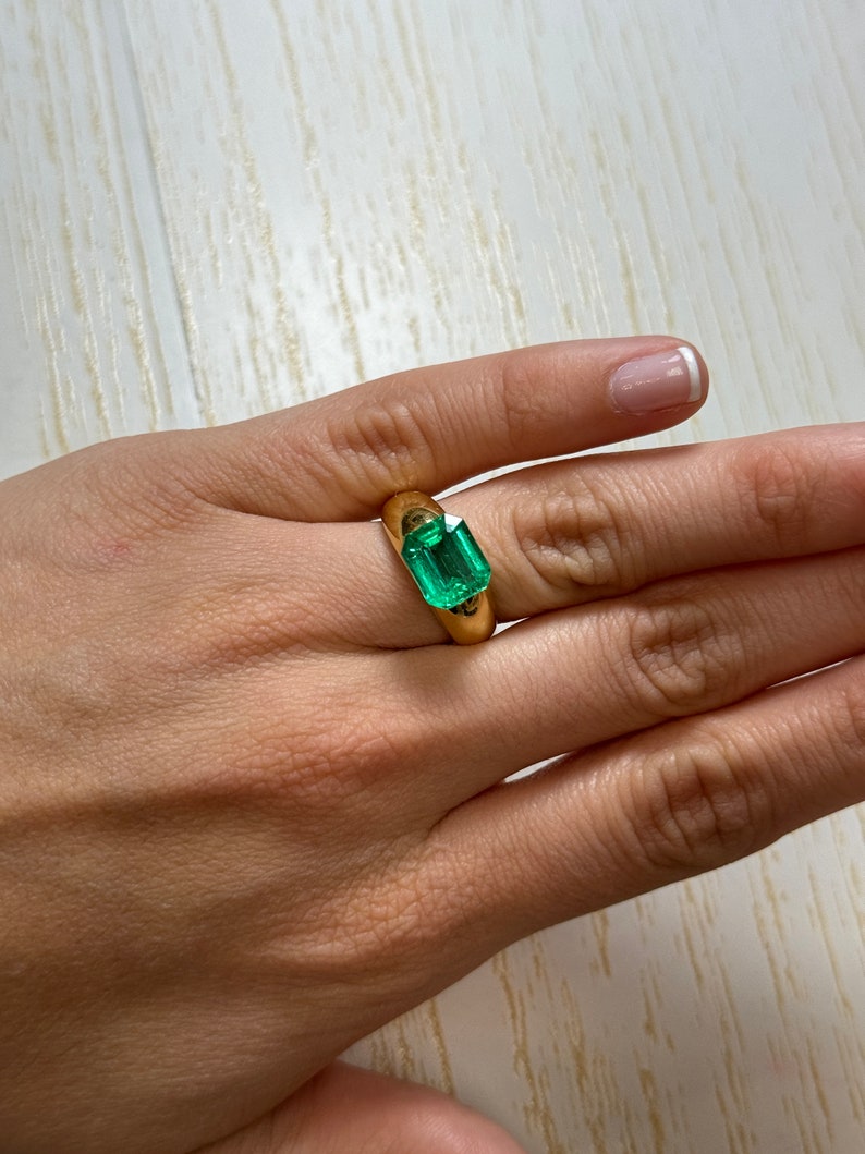 3.61 Carat 10x9 Vivacious Green Natural Loose Colombian Emerald-Emerald Cut, Medium Green Emerald, Genuine Emerald Gem May Birthstone image 8