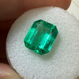3.61 Carat 10x9 Vivacious Green Natural Loose Colombian Emerald-Emerald Cut, Medium Green Emerald, Genuine Emerald Gem May Birthstone image 4
