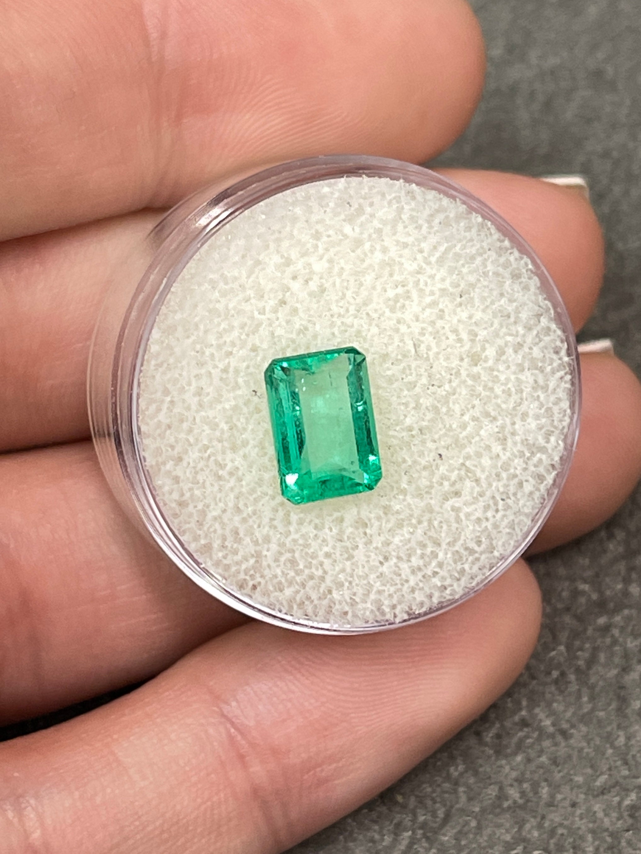 1.50 Carat Chromatic Green Natural Loose Colombian Emerald 1.50 Carat Chromatic Green Natural Loose Colombian Emerald