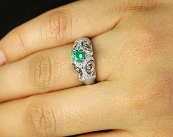 0.83tcw ホワイトユニークエメラルドリング、エメラルド＆ダイヤモンド