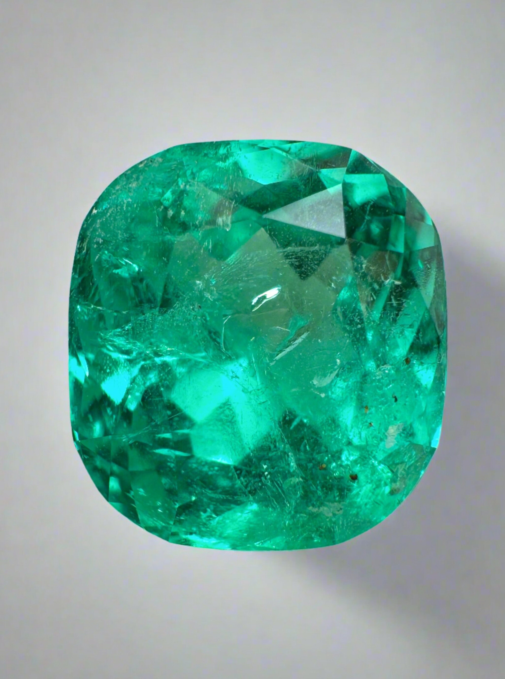 Émeraude Naturelle De Colombie 4,85 Carats - Certifiée EGL - Taille Ovale