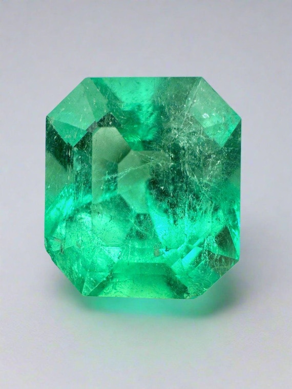 Émeraude verte vive taille octogonale de 7,65 carats, Colombie (GRS