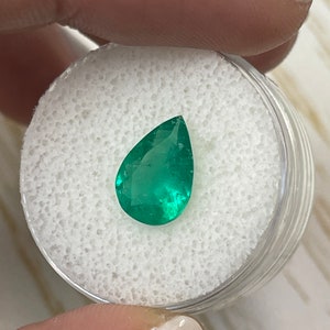 Exquisite Pear Radiance: 1.87 Carat Pear Shaped Colombian Emerald