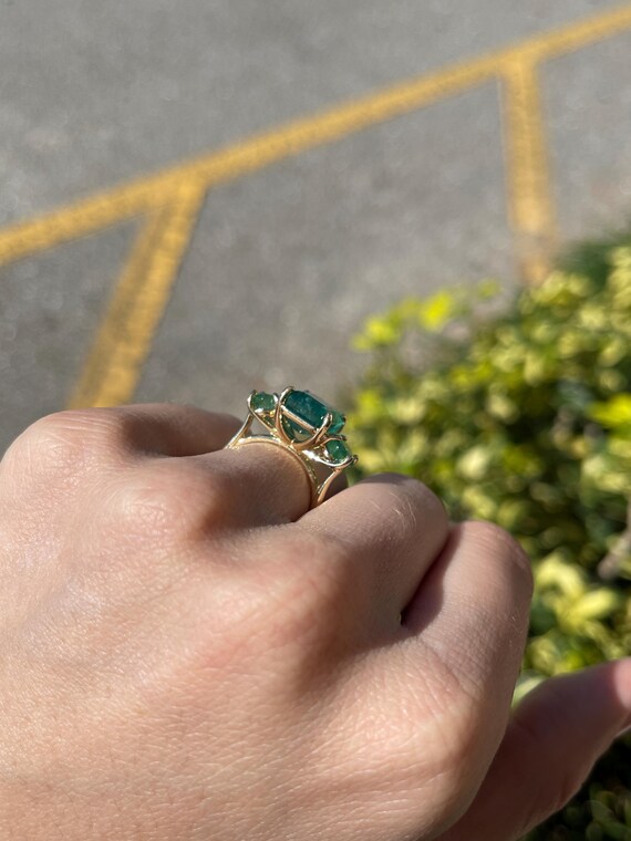 エメラルドリング 3ストーンデザイン 7.74tcw 14K 天然エメラルド トリロジー スリーストーン ゴールド
