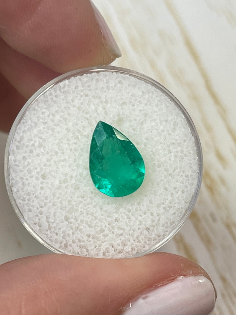 Rich Green Elegance: 1.87 Carat Colombian Emerald Jewel